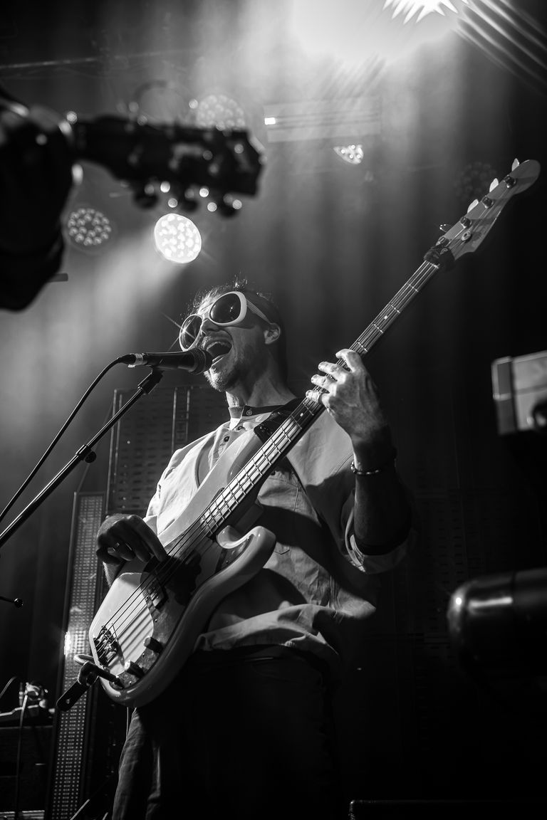 Selve performing live at The Gov in Adelaide 